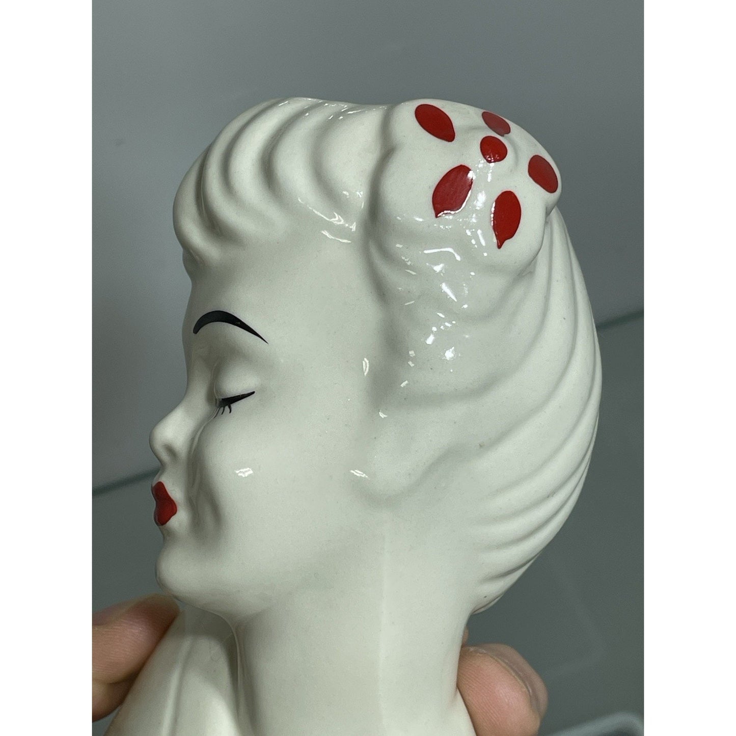 VINTAGE BETTY GRABLE LADY HEAD VASE 5 3/8” WHITE GLAMOUR GIRL Red Lip stick (A)