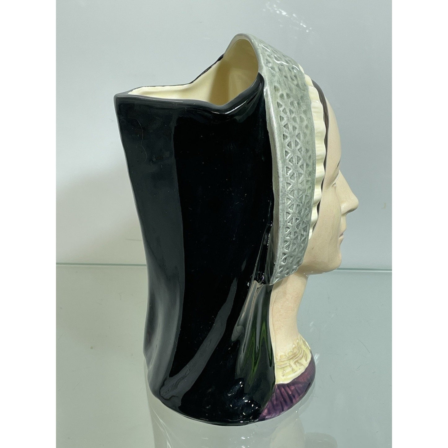 Vtg Royal Doulton Anne Boleyn Toby Jug D 6650 Circa 1975 Lady Head Vase 7" tall