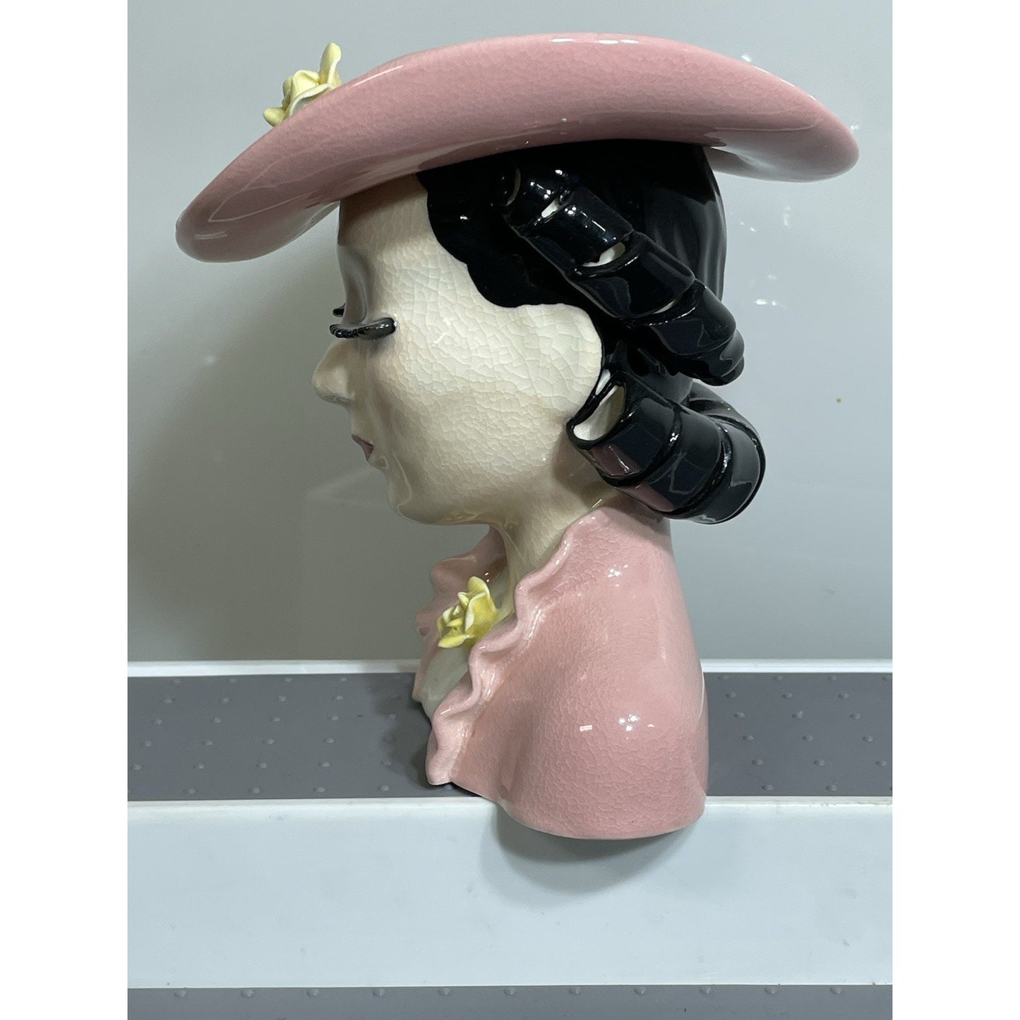 Vintage Lefton Lady Head Vase Betty Lou Nichols 1950’s Pink Hat Black Curls 5.5"