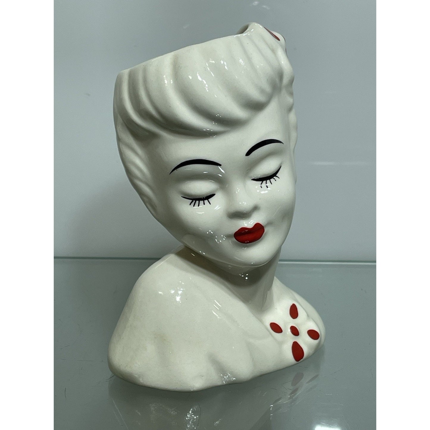 VINTAGE BETTY GRABLE LADY HEAD VASE 5 3/8” WHITE GLAMOUR GIRL Red Lip stick (A)